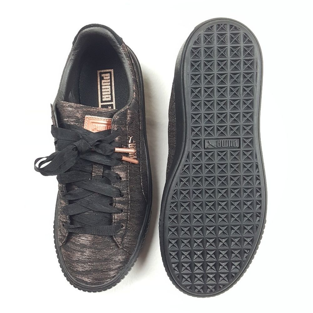 PUMA Basket Platform Velvet Rope Sneakers only worn a few times!
